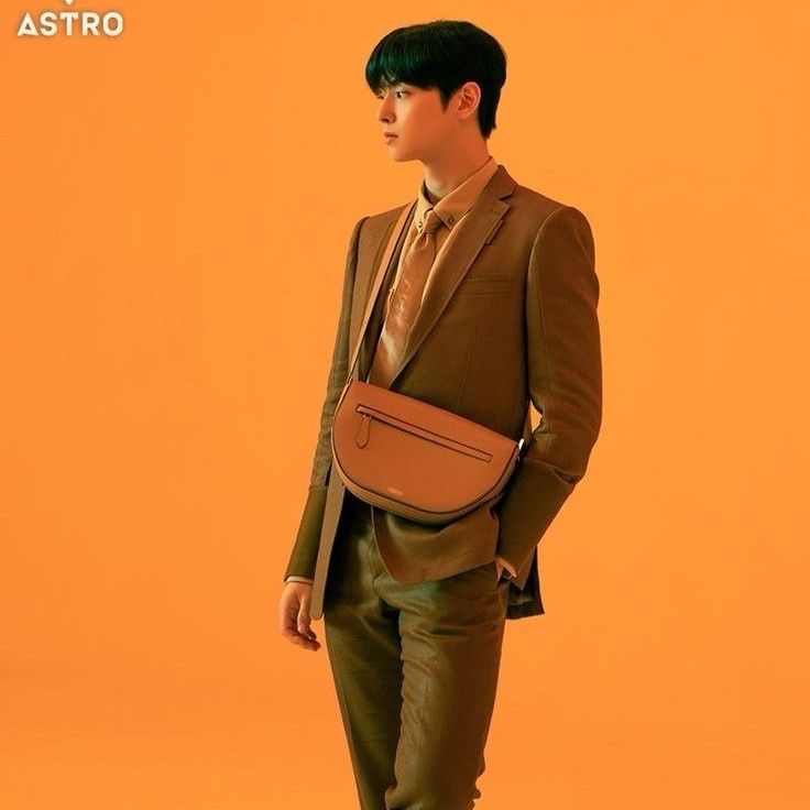 Cuplikan di balik layar dari Cha Eunwoo