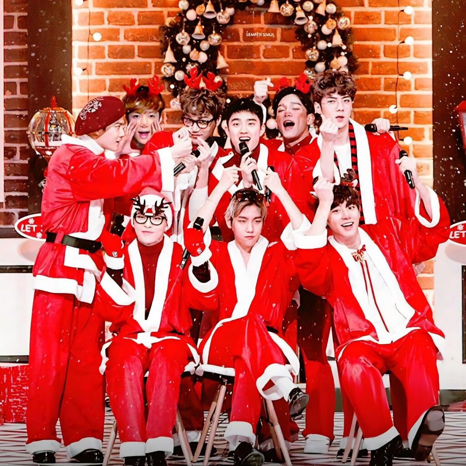 粉絲拍下的都暻秀 (D.O.)瞬間