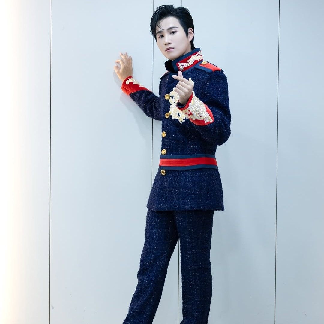 Popular celeb content trending in the community