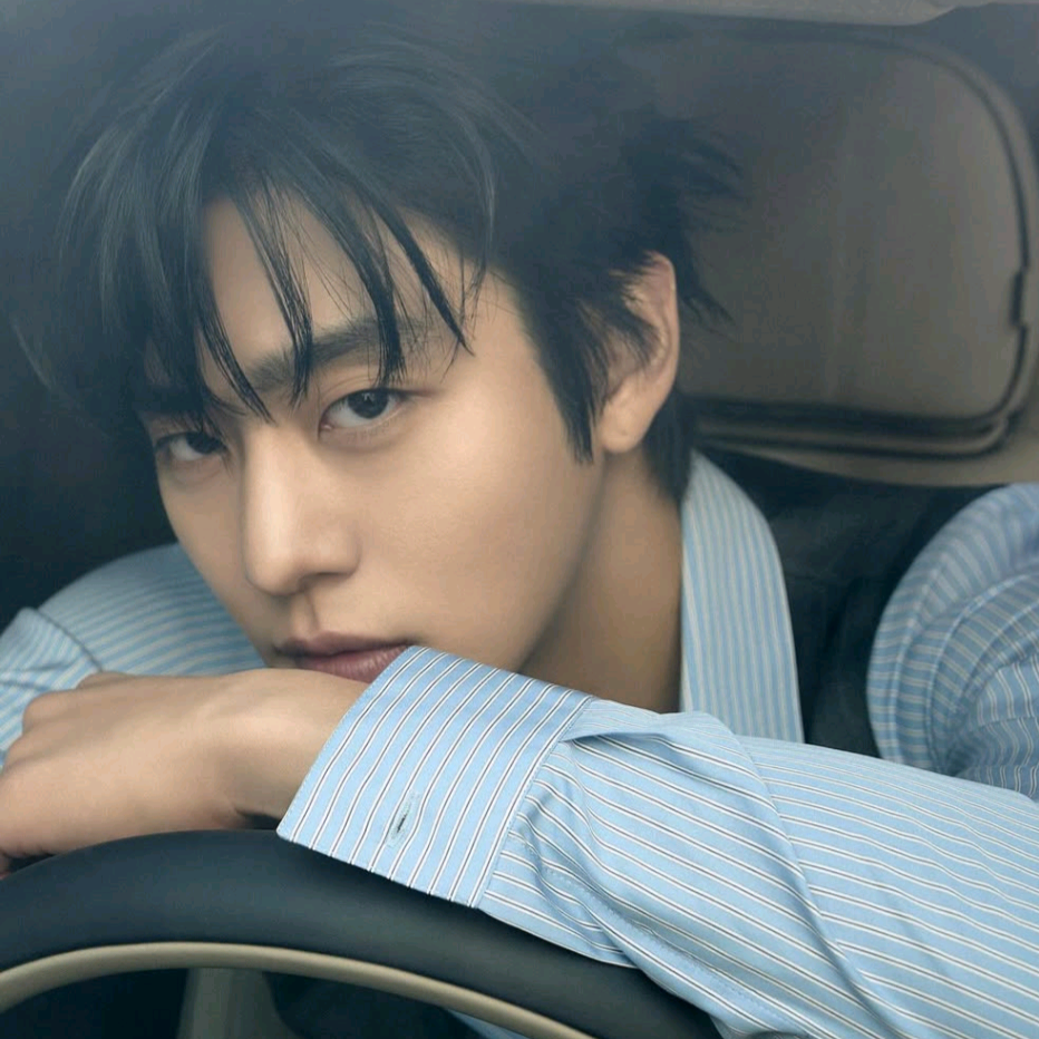 Recent activity shot of Ahn Hyoseop