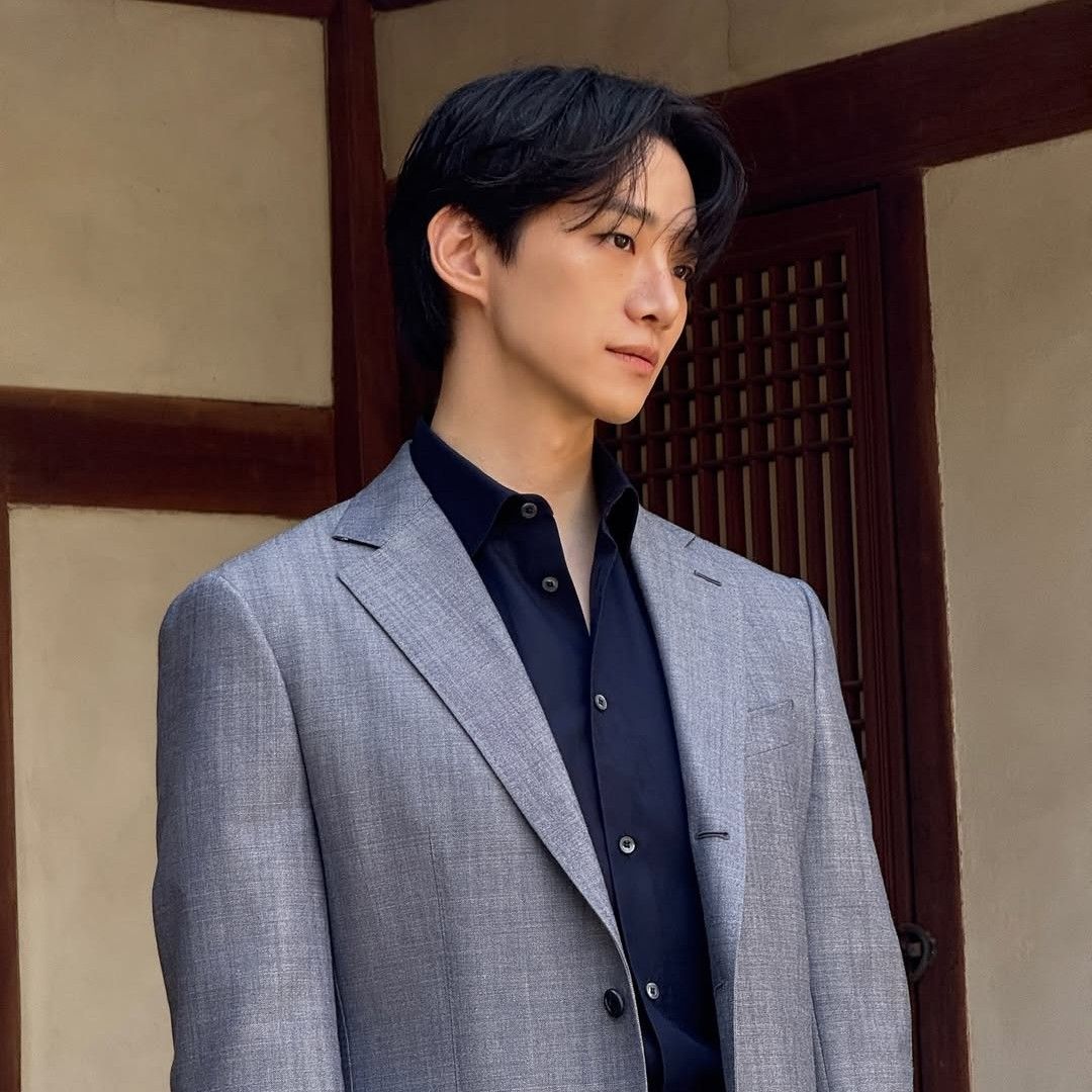 Behind-the-scenes cut of Lee Junho