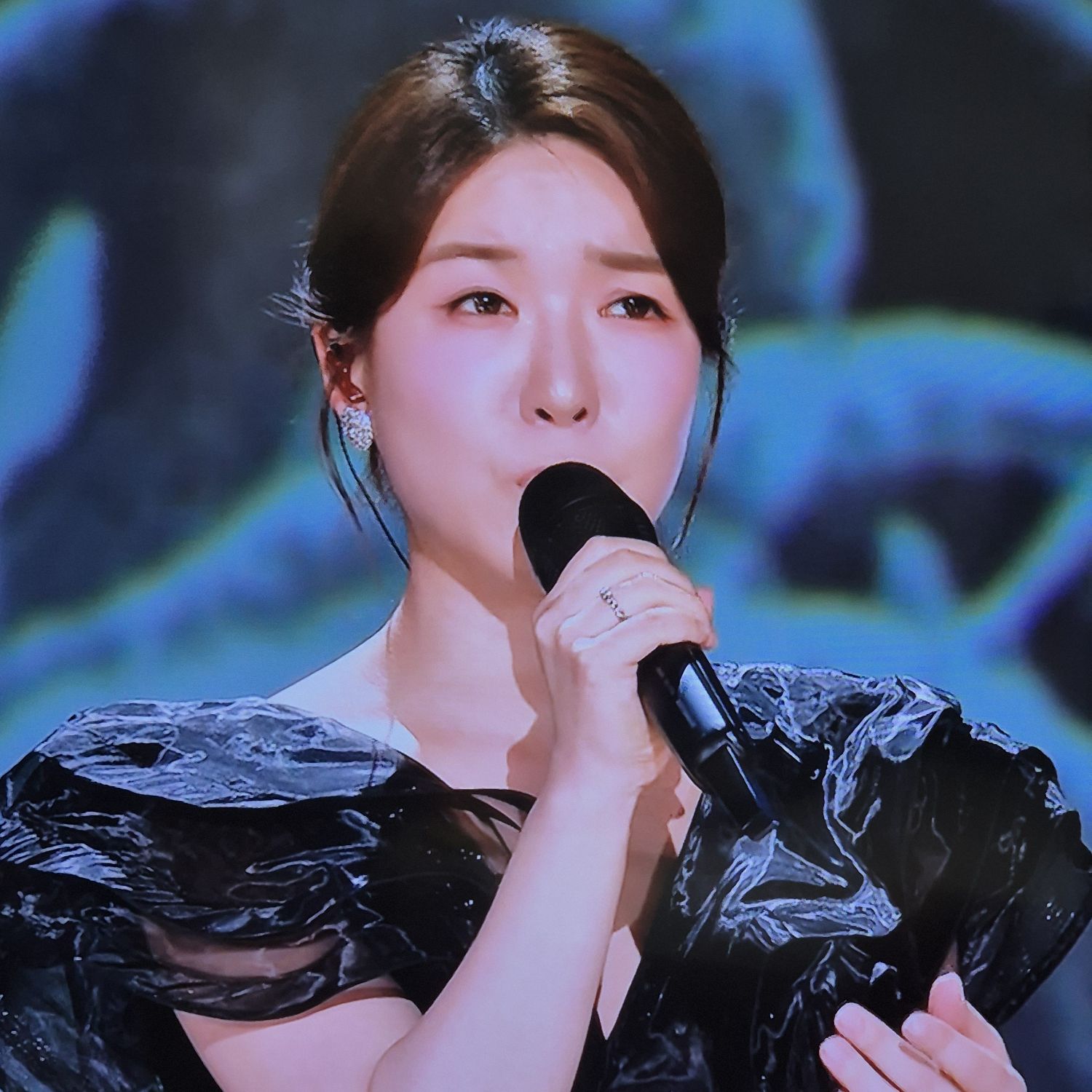 Behind-the-scenes cut of Ryu Wonjung