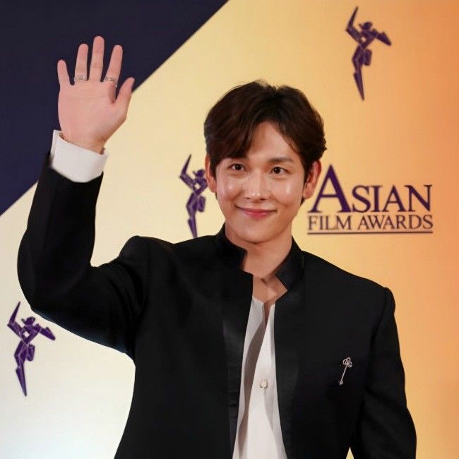 Latest photo of Yim Siwan