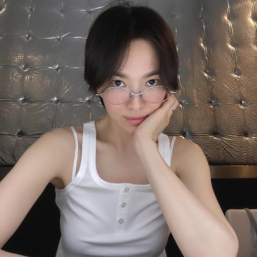 Behind-the-scenes cut of Song Hyekyo