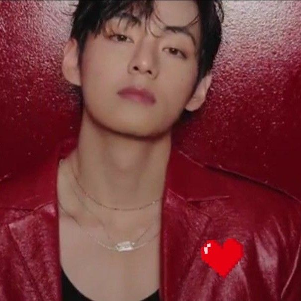 Recent activity shot of Kim Taehyung (V)