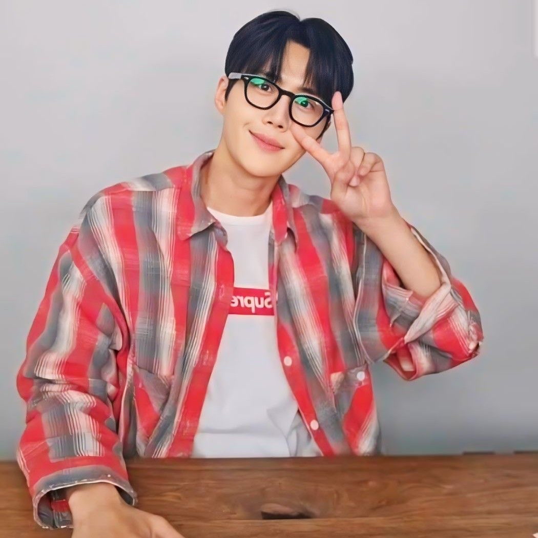 Recent activity shot of Kim Seonho