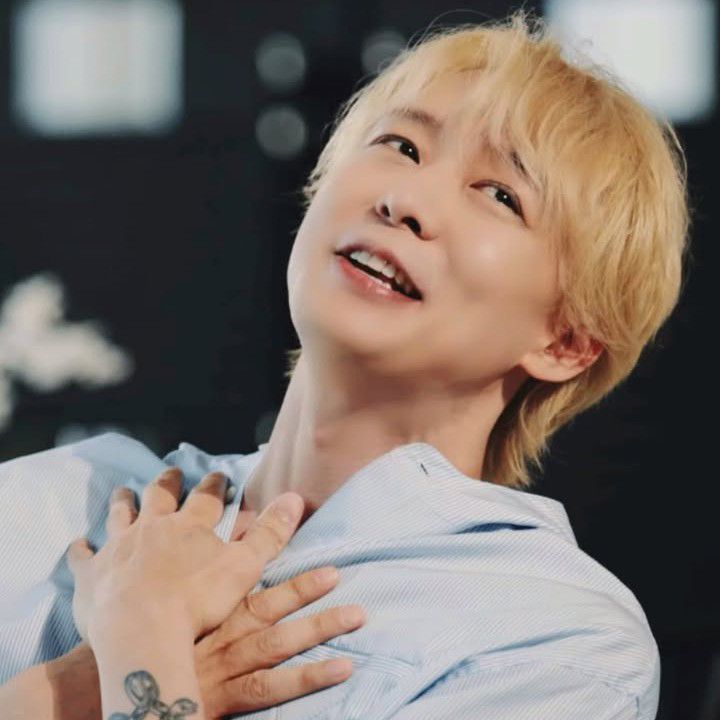 A moment captured by a fan of Park Yoochun