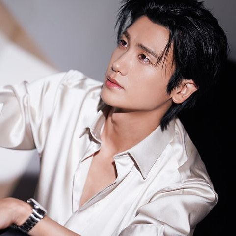Latest photo of Park Hyungsik