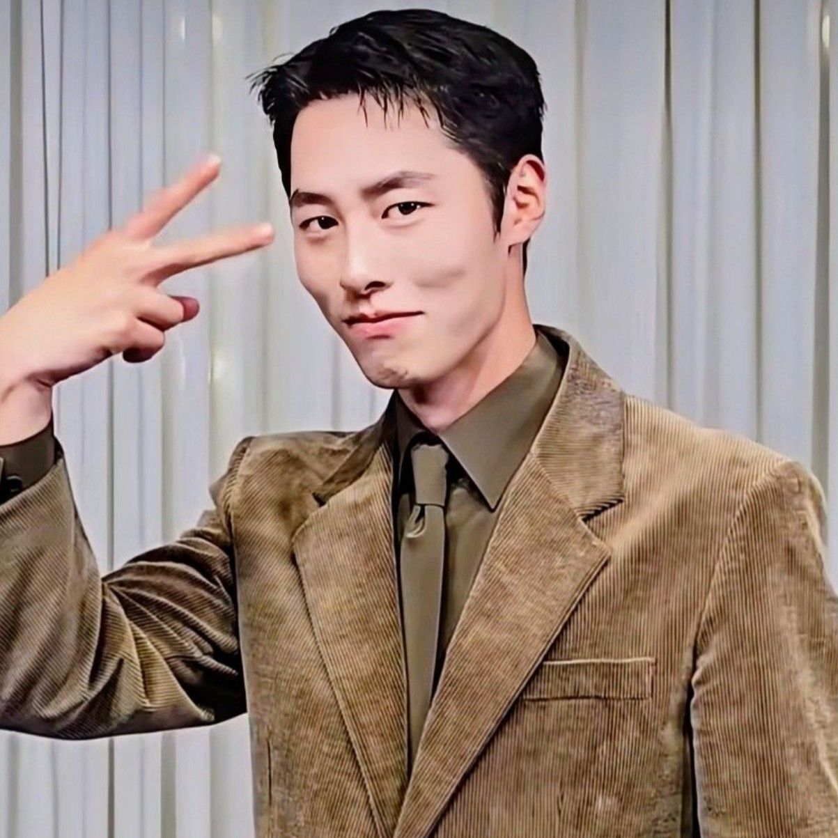 A moment captured by a fan of Lee Jaewook