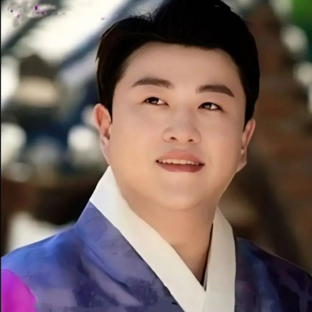 Foto terbaru dari Kim Hojoong