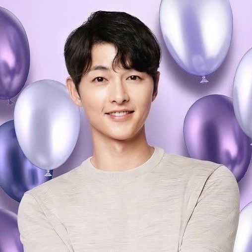 A moment captured by a fan of Song Joongki