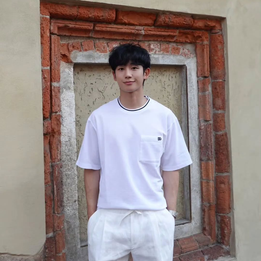 Recent activity shot of Jung Haein