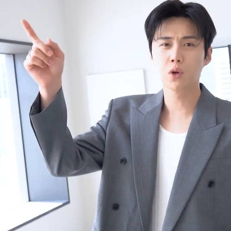 Behind-the-scenes cut of Kim Seonho