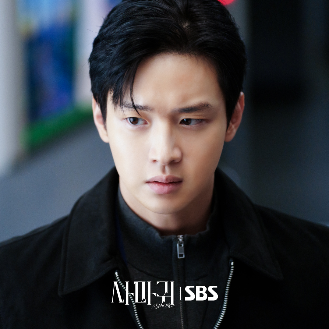 Behind-the-scenes cut of Jang Dongyoon