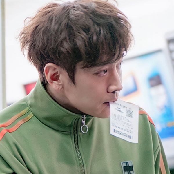 Top moment of Mun Junghyuk (Eric) selected by the fandom