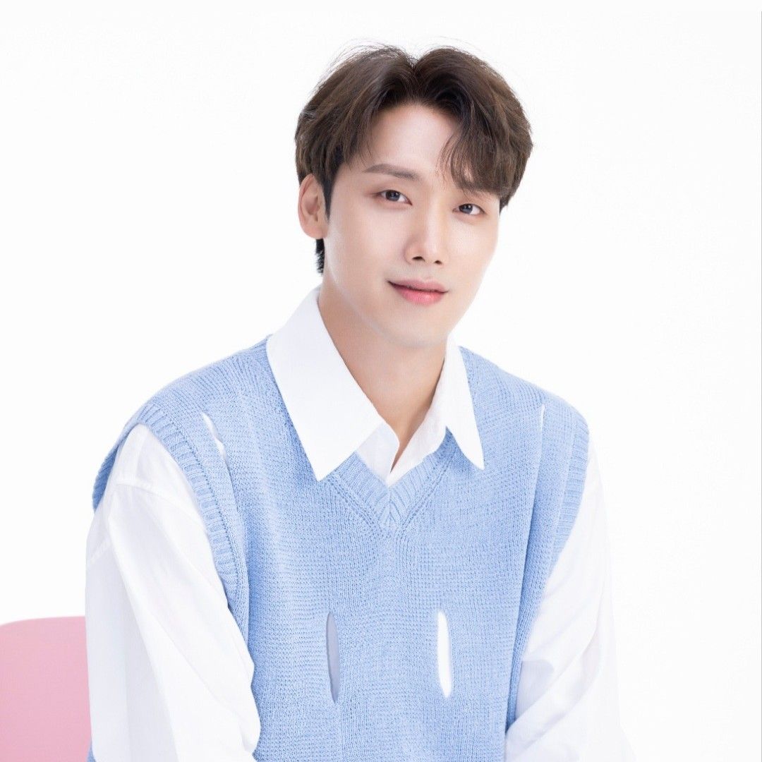 Latest photo of Choi Woojin