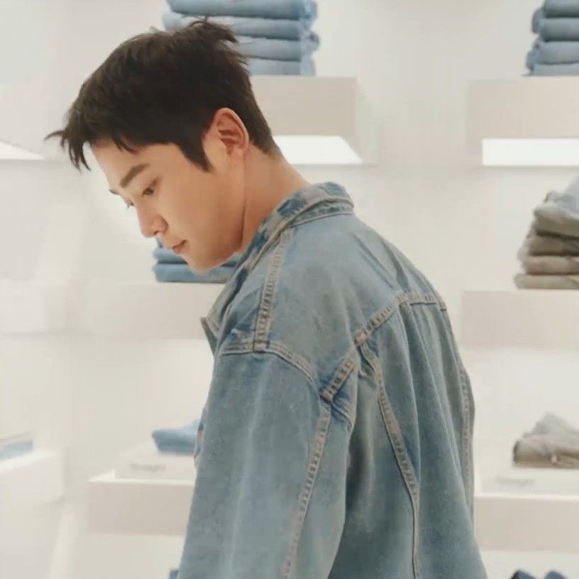A moment captured by a fan of Rowoon