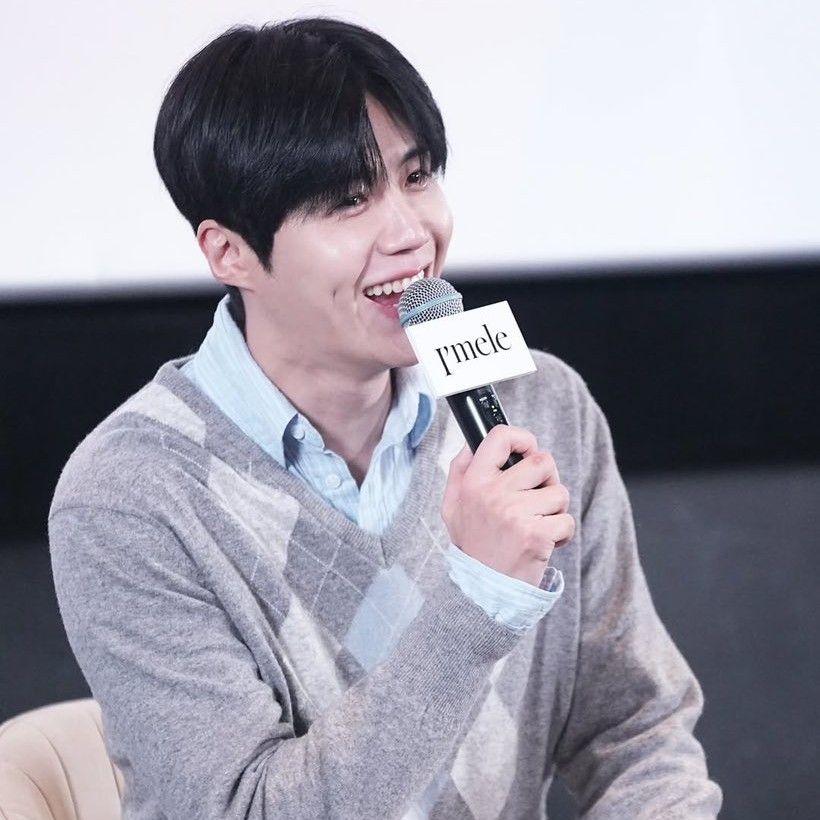 Behind-the-scenes cut of Kim Seonho