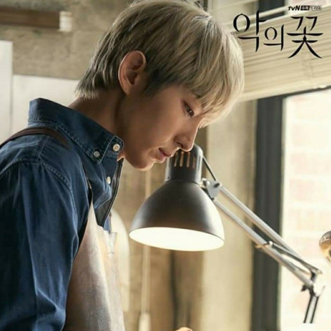 A moment captured by a fan of Lee Joongi