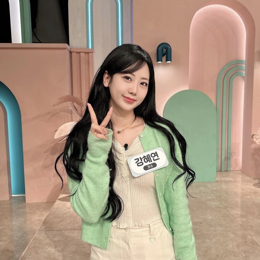 Latest photo of Kang Hyeyeon