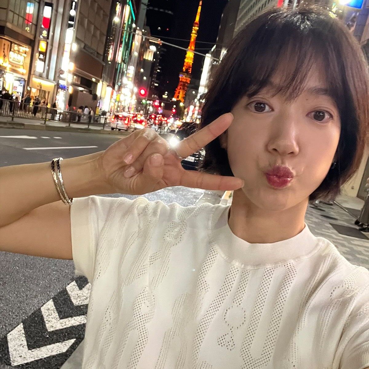 Behind-the-scenes cut of Park Shinhye