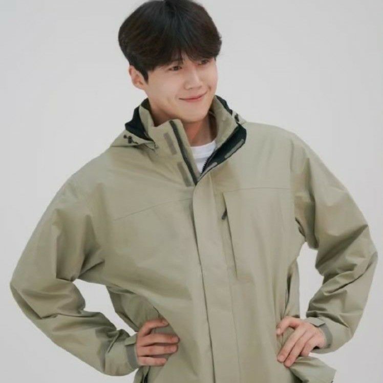 Recent activity shot of Kim Seonho