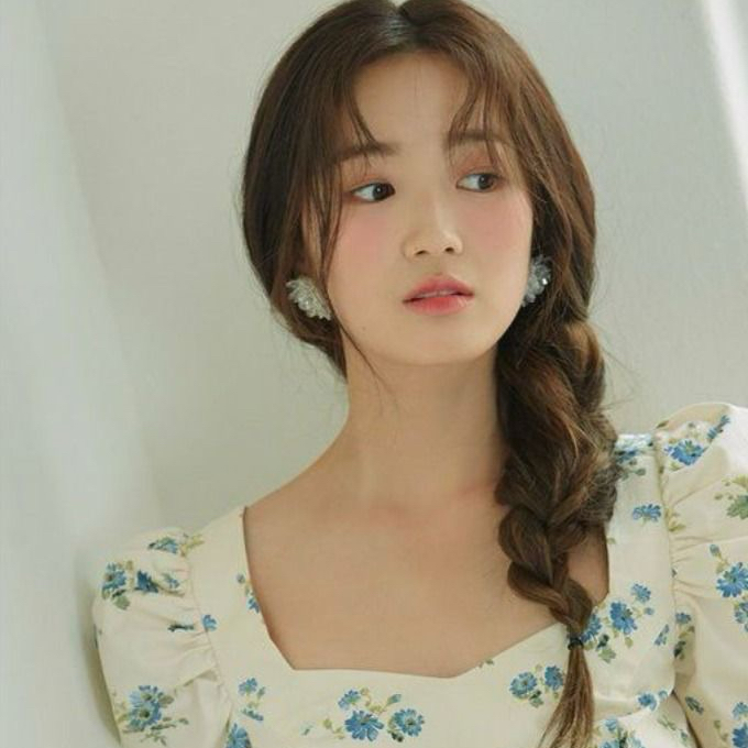Behind-the-scenes cut of Kim Hyeyoon
