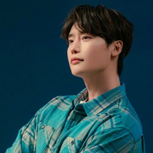Recent activity shot of Lee Jongsuk