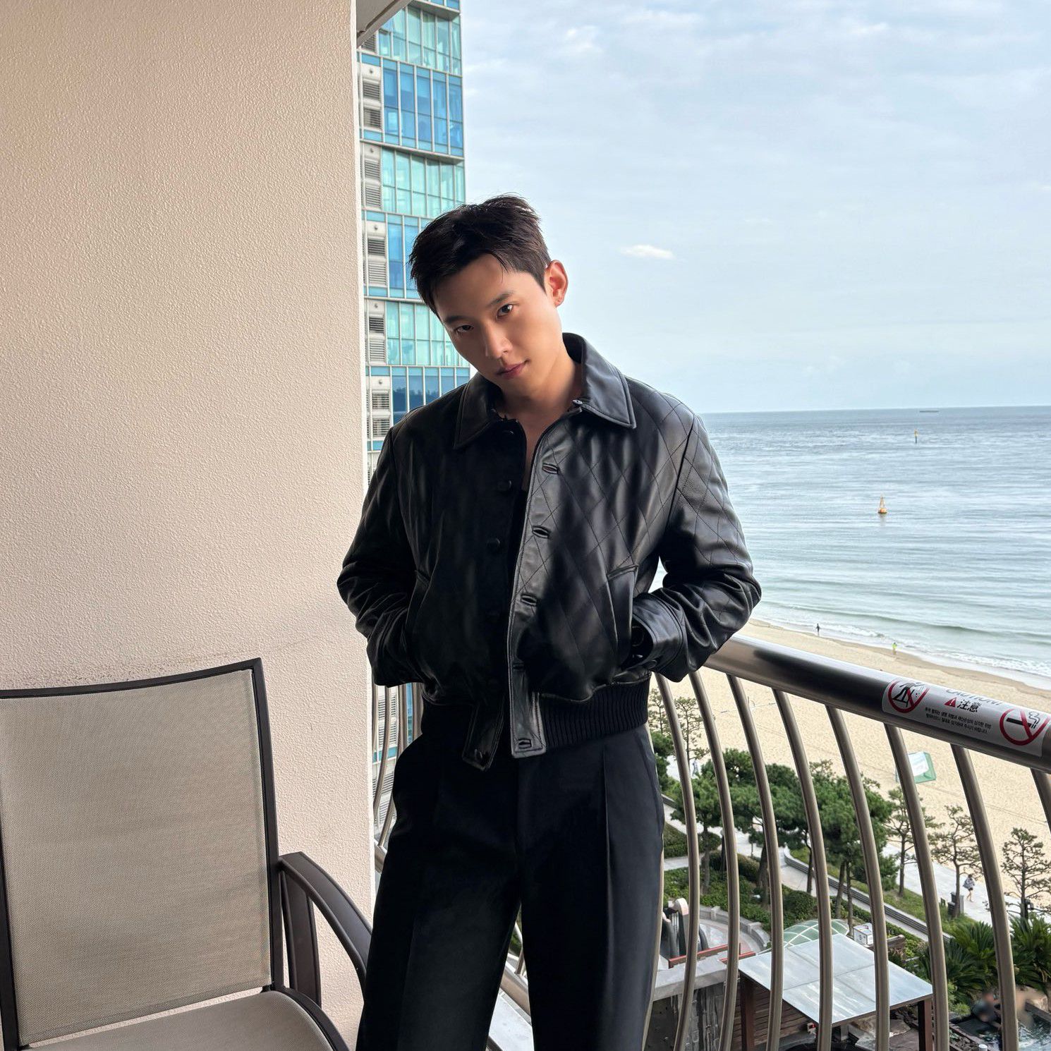 A moment captured by a fan of Kim Sungcheol