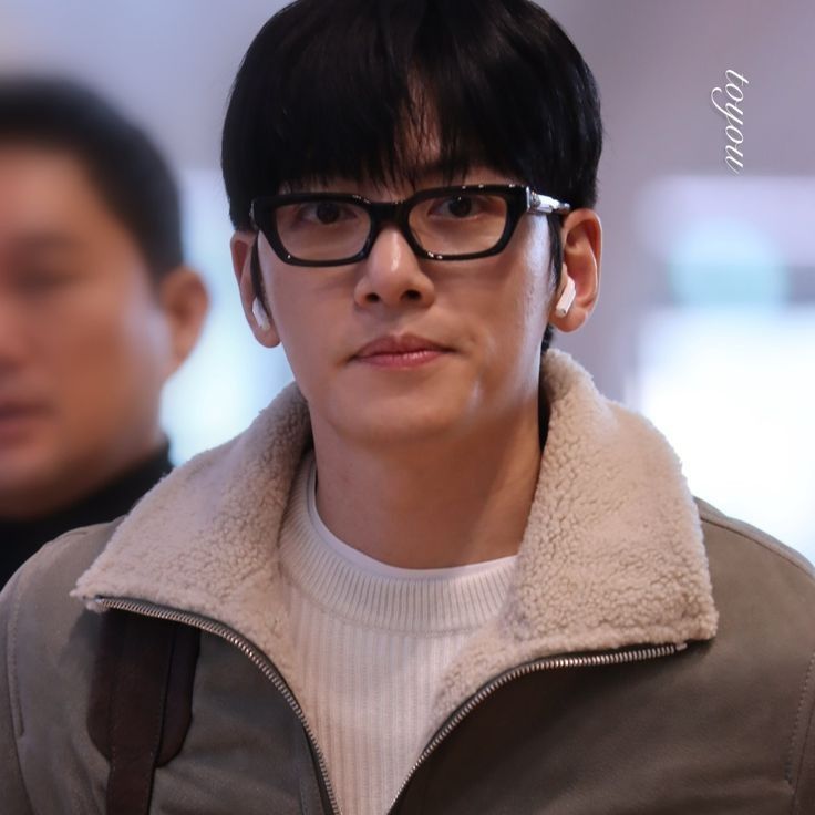 Behind-the-scenes cut of Ji Changwook