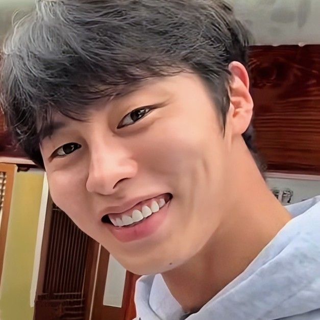 Recent activity shot of Lee Jaewook
