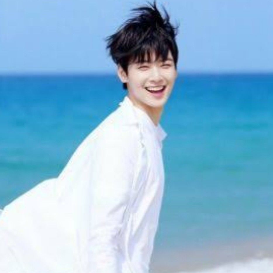 粉丝拍下的车银优瞬间