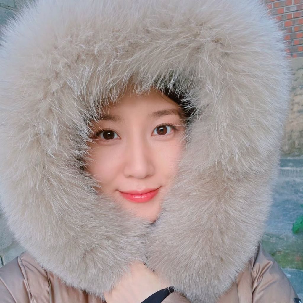 Behind-the-scenes cut of Park Eunbin