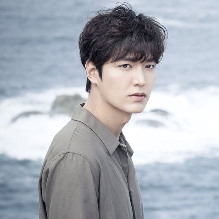 イ・ミンホの最近の活動ショット