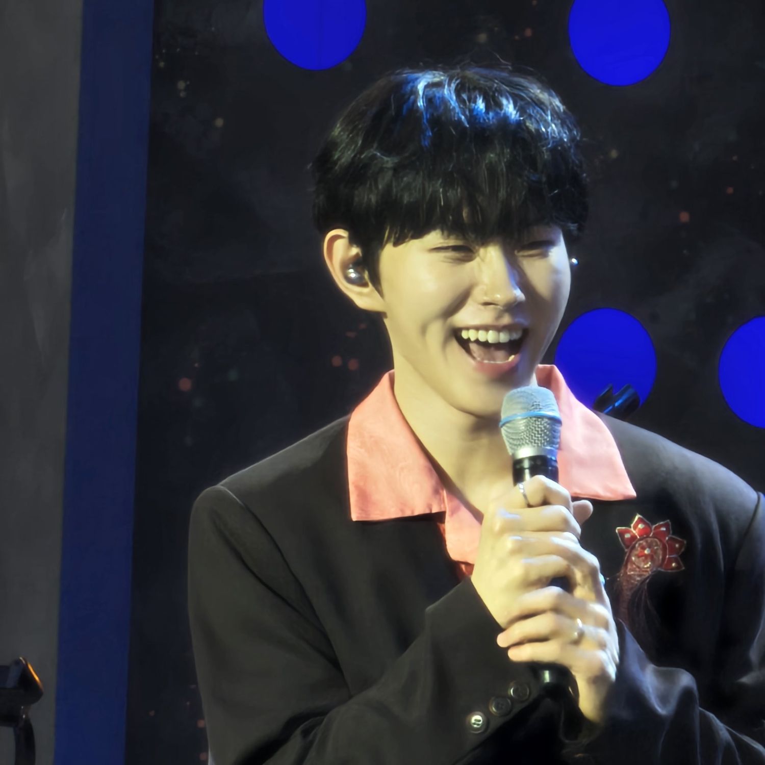 Behind-the-scenes cut of Lee Byeongchan