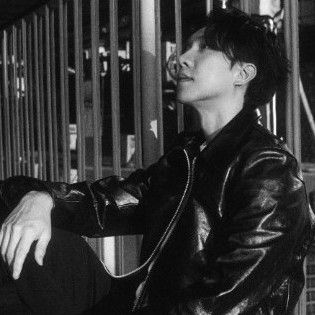 Recent activity shot of Lee Seunggi