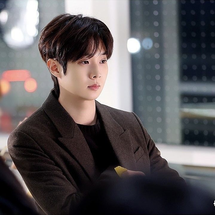A moment captured by a fan of Choi Wooshik