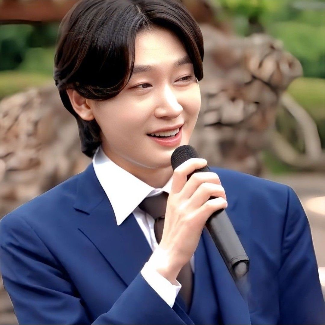 Latest photo of Kim Yongbin