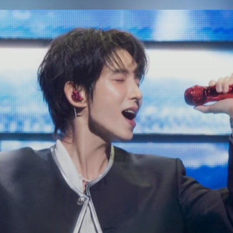 Recent activity shot of Lee Joongi