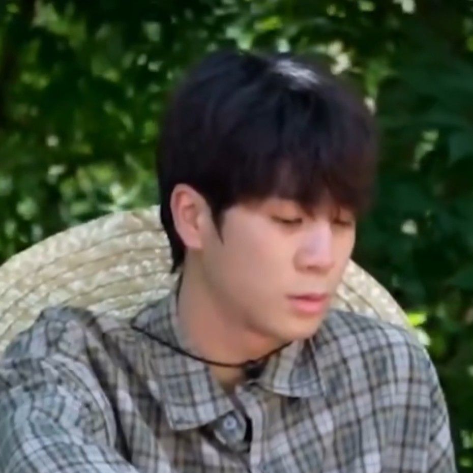 Behind-the-scenes cut of Jeong Dongwon