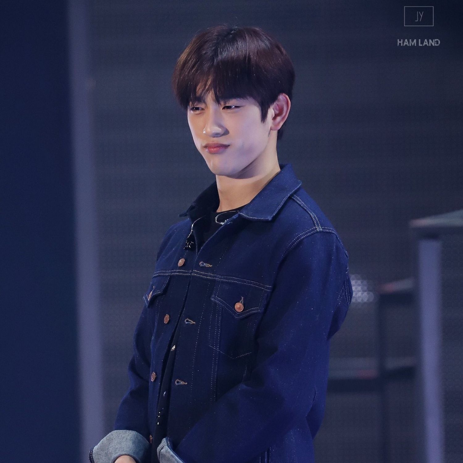 Behind-the-scenes cut of Park Jinyoung