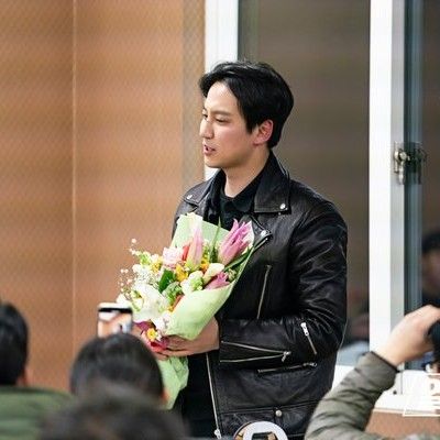 Behind-the-scenes cut of Kim Namgil