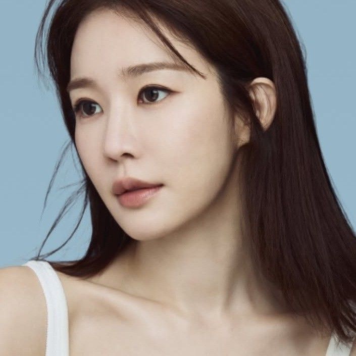 Recent activity shot of Yoo Inna