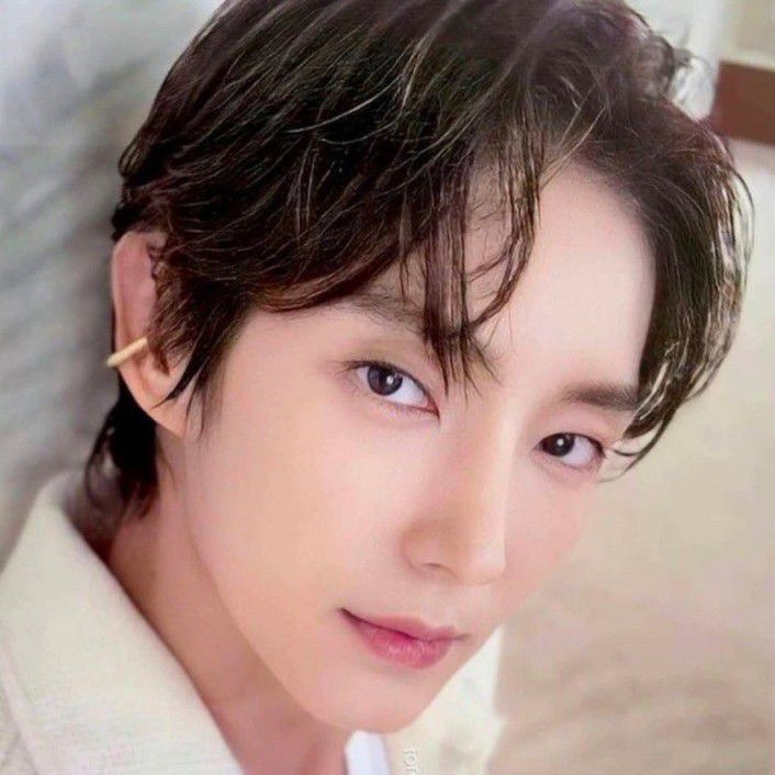 Recent activity shot of Lee Joongi