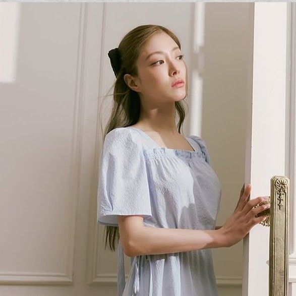 Behind-the-scenes cut of Lee Seyoung