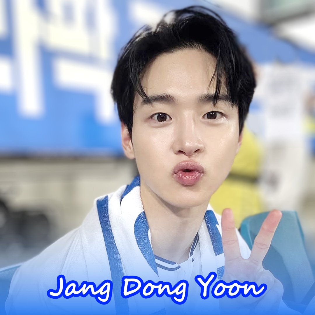 A moment captured by a fan of Jang Dongyoon
