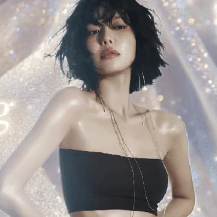 Behind-the-scenes cut of Sooyoung
