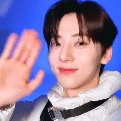 Behind-the-scenes cut of Hwang Minhyun