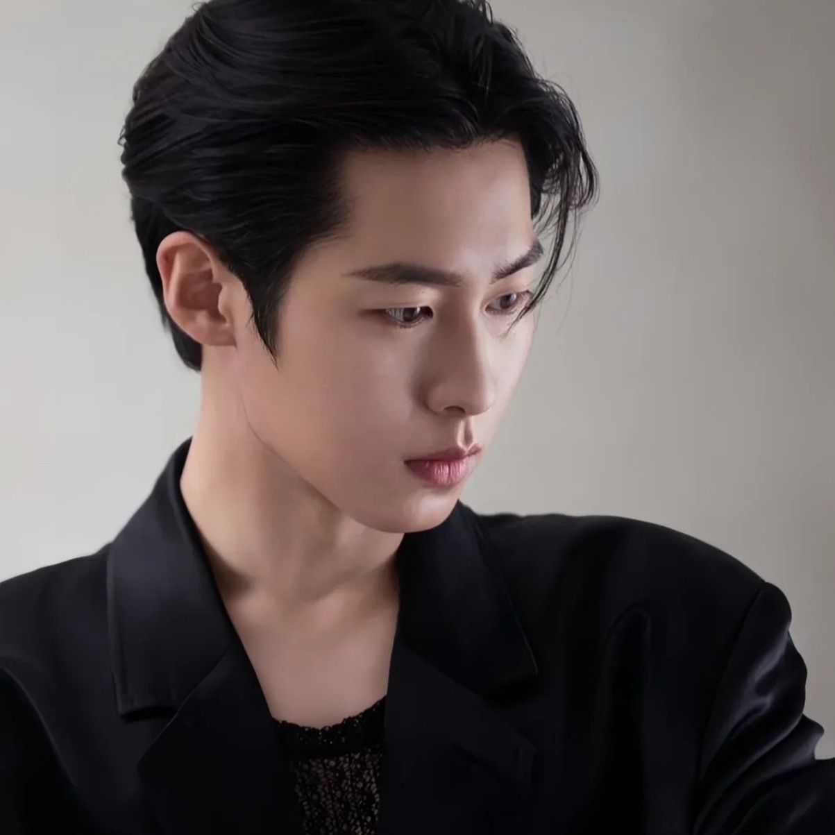 Latest photo of Lee Jaewook
