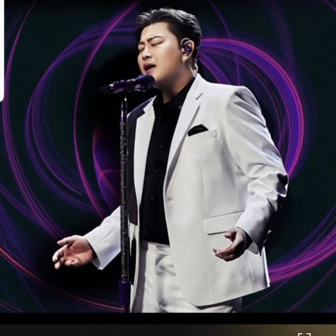 Behind-the-scenes cut of Kim Hojoong